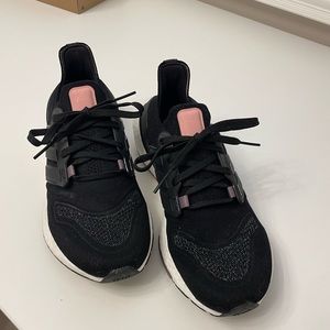 Adidas Ultraboost 22